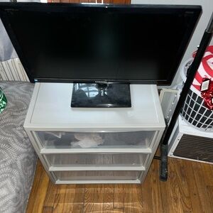 Samsung Flat Screen TV with Stand